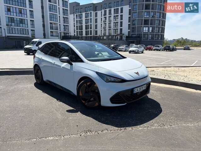 Белый Cupra Born, объемом двигателя 0 л и пробегом 124 тыс. км за 22800 $, фото 1 на Automoto.ua