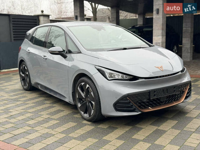 Серый Cupra Born, объемом двигателя 0 л и пробегом 5 тыс. км за 23500 $, фото 1 на Automoto.ua