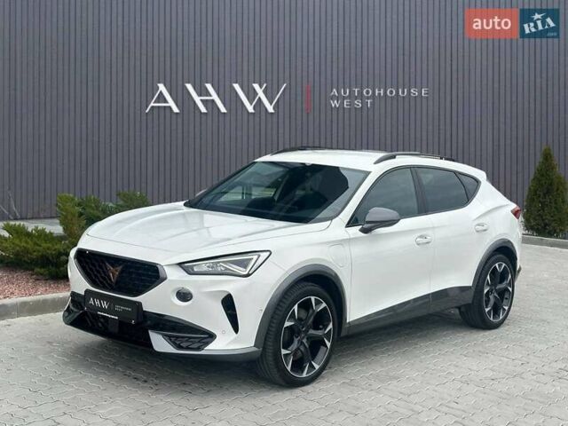 Белый Cupra Formentor, объемом двигателя 1.4 л и пробегом 78 тыс. км за 31500 $, фото 1 на Automoto.ua