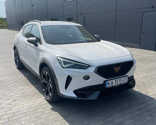 Белый Cupra Formentor, объемом двигателя 1.98 л и пробегом 5 тыс. км за 45550 $, фото 1 на Automoto.ua