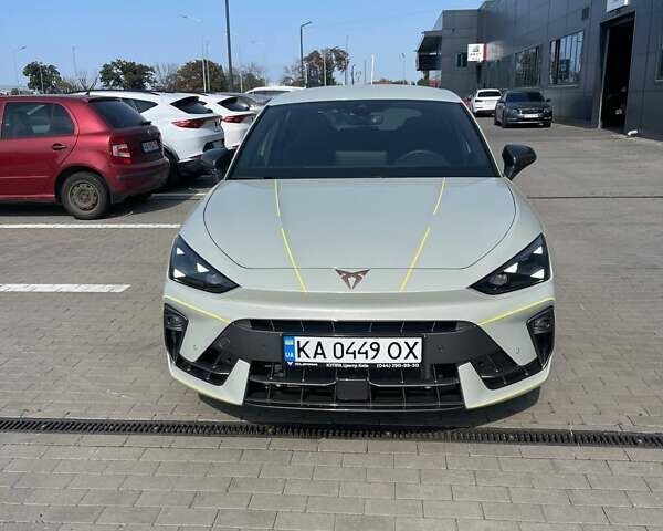 Серый Cupra Leon, объемом двигателя 1.98 л и пробегом 14 тыс. км за 40000 $, фото 1 на Automoto.ua