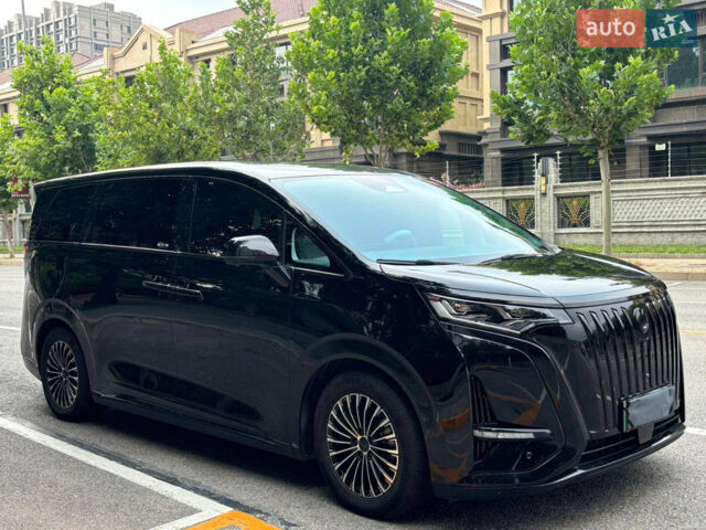 Черный Denza D9, объемом двигателя 0 л и пробегом 41 тыс. км за 49999 $, фото 1 на Automoto.ua