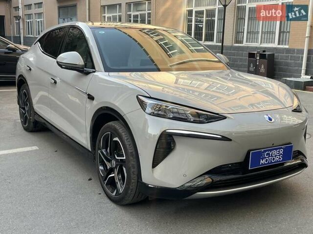 Бежевый Denza N7, объемом двигателя 0 л и пробегом 9 тыс. км за 32900 $, фото 1 на Automoto.ua