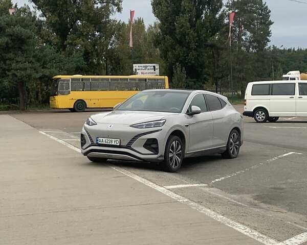 Серый Denza N7, объемом двигателя 0 л и пробегом 7 тыс. км за 35500 $, фото 1 на Automoto.ua