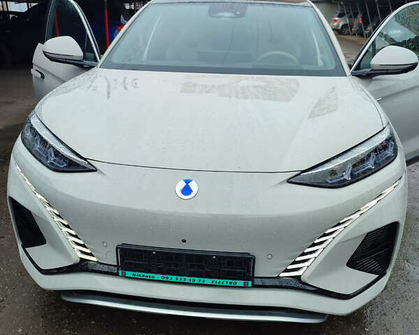 Серый Denza N7, объемом двигателя 0 л и пробегом 5 тыс. км за 34999 $, фото 1 на Automoto.ua