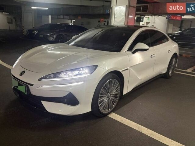 Белый Denza Z9 GT, объемом двигателя 0 л и пробегом 11 тыс. км за 48500 $, фото 1 на Automoto.ua