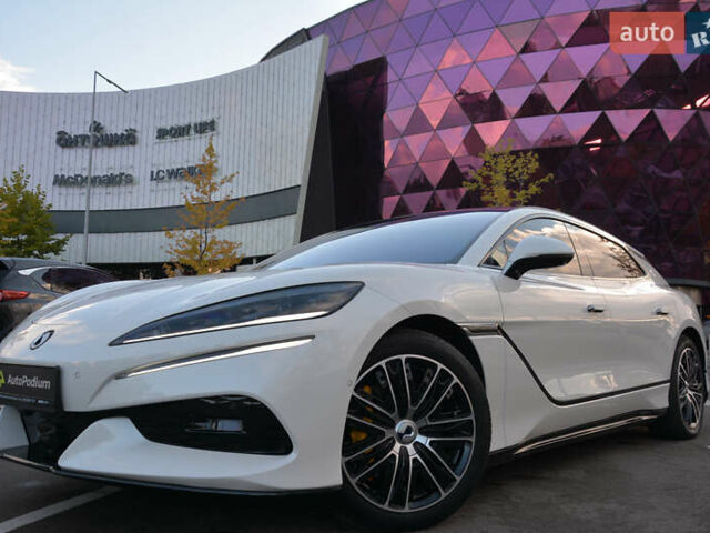 Белый Denza Z9 GT, объемом двигателя 0 л и пробегом 11 тыс. км за 62000 $, фото 1 на Automoto.ua