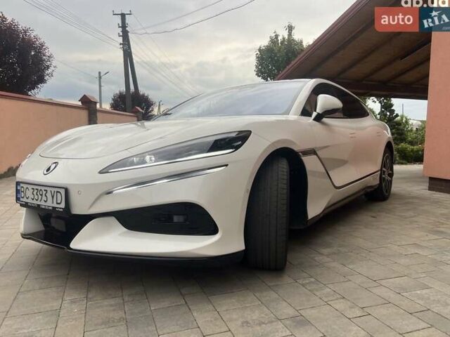 Белый Denza Z9 GT, объемом двигателя 0 л и пробегом 10 тыс. км за 58000 $, фото 1 на Automoto.ua