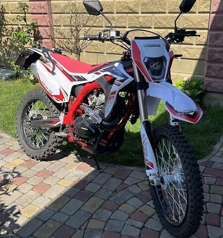 Белый Exdrive CRF-250, объемом двигателя 0.25 л и пробегом 3 тыс. км за 1500 $, фото 1 на Automoto.ua