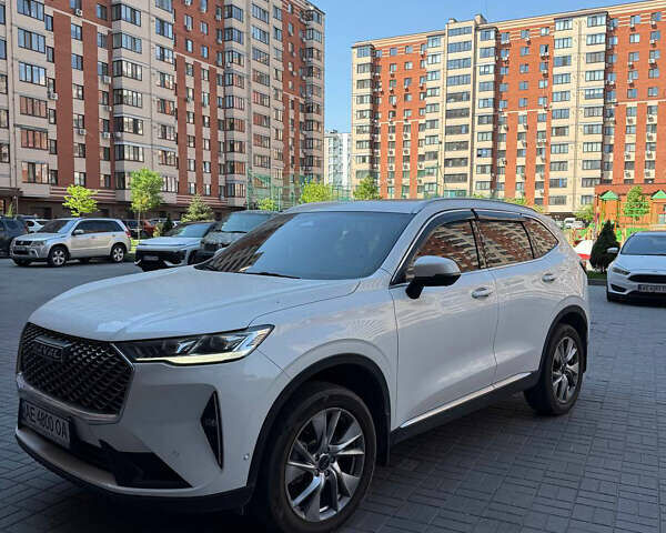 Белый Haval H6, объемом двигателя 2 л и пробегом 35 тыс. км за 21000 $, фото 1 на Automoto.ua