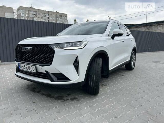 Белый Haval H6, объемом двигателя 2 л и пробегом 67 тыс. км за 22950 $, фото 1 на Automoto.ua