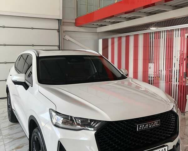 Белый Haval H6, объемом двигателя 2 л и пробегом 71 тыс. км за 22999 $, фото 1 на Automoto.ua