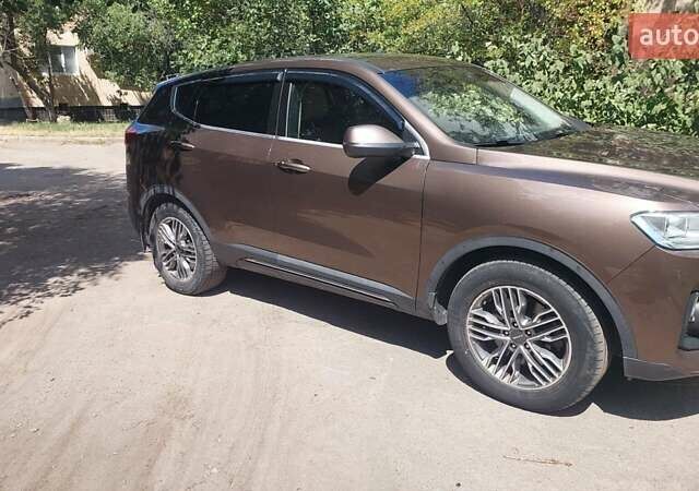 Коричневый Haval H6, объемом двигателя 1.97 л и пробегом 166 тыс. км за 14400 $, фото 1 на Automoto.ua