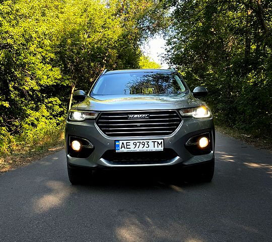 Серый Haval H6, объемом двигателя 2 л и пробегом 117 тыс. км за 16300 $, фото 1 на Automoto.ua