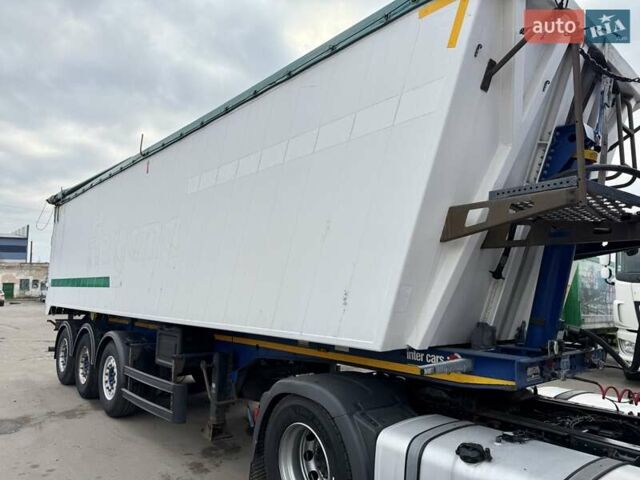 Серый Inter Cars NW, объемом двигателя 0 л и пробегом 100 тыс. км за 22700 $, фото 1 на Automoto.ua