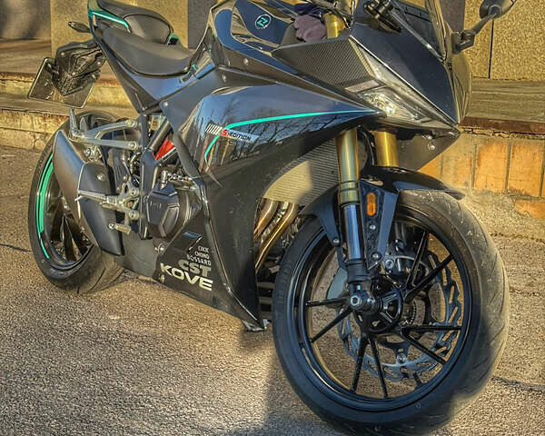 Черный Kove 321RR, объемом двигателя 0.32 л и пробегом 3 тыс. км за 4150 $, фото 1 на Automoto.ua