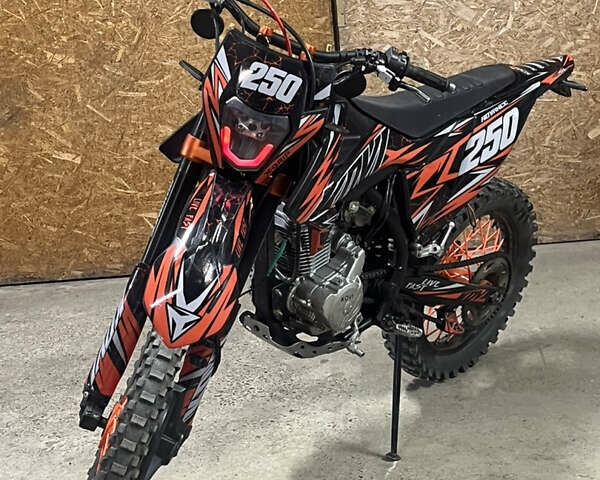 Kovi 250 Advance 2024 в Сторожинце на Automoto.ua Черный Kovi 250 Advance, объемом двигателя 0.25 л и пробегом 5 тыс. км за 1650 $, фото 1 на Automoto.ua