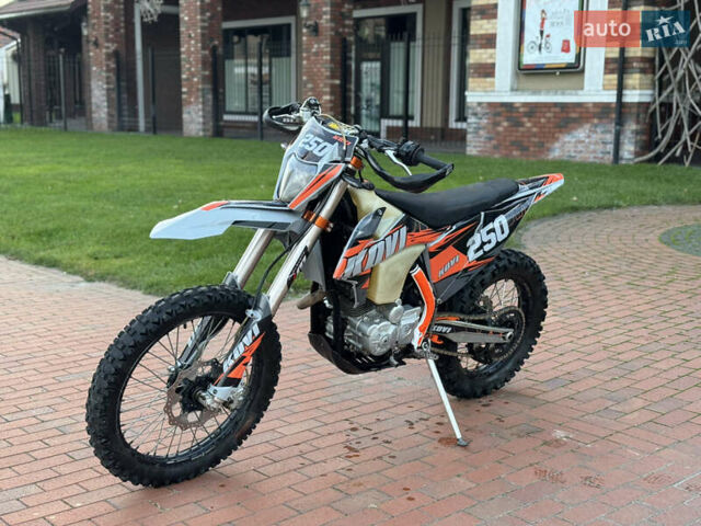 Kovi 250 Lite 4T 2021 у Києві на Automoto.ua Помаранчевий Kovi 250 Lite 4T, об'ємом двигуна 0.25 л та пробігом 1 тис. км за 2000 $, фото 1 на Automoto.ua