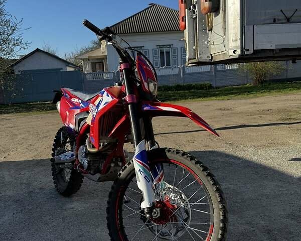 Красный Kovi Max 300, объемом двигателя 0 л и пробегом 630 тыс. км за 1999 $, фото 1 на Automoto.ua
