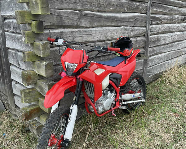 Красный Kovi Max 300, объемом двигателя 0.3 л и пробегом 5 тыс. км за 1999 $, фото 1 на Automoto.ua