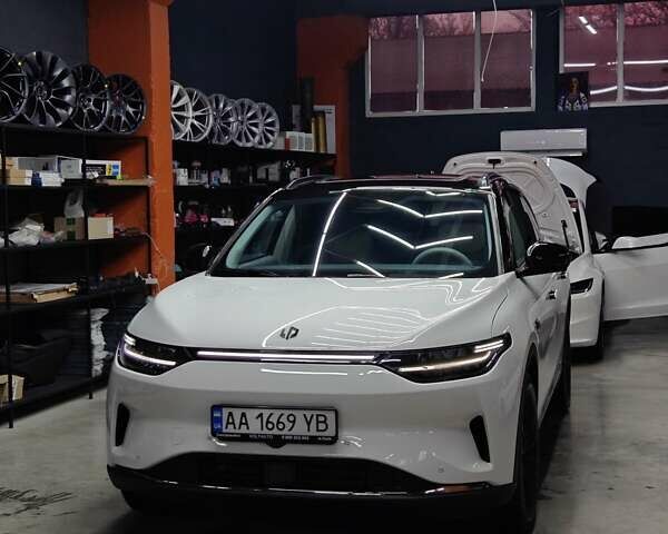 Білий Leapmotor С11, об'ємом двигуна 0 л та пробігом 24 тис. км за 35000 $, фото 1 на Automoto.ua