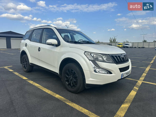 Белый Mahindra XUV 500, объемом двигателя 2.18 л и пробегом 180 тыс. км за 9300 $, фото 1 на Automoto.ua