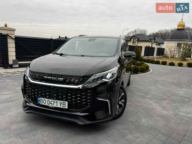 Черный Maxus Euniq 5, объемом двигателя 0 л и пробегом 118 тыс. км за 18000 $, фото 1 на Automoto.ua