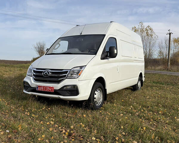 Белый Maxus EV80, объемом двигателя 0 л и пробегом 27 тыс. км за 16995 $, фото 1 на Automoto.ua