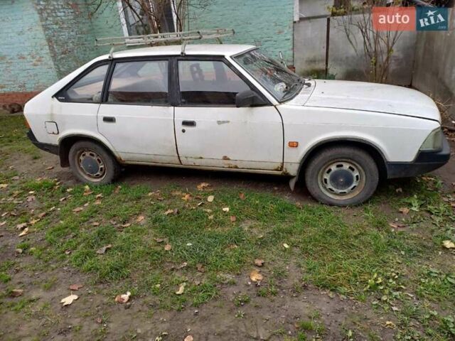 Белый Москвич/АЗЛК 2141, объемом двигателя 1.7 л и пробегом 263 тыс. км за 400 $, фото 1 на Automoto.ua