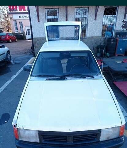 Білий Москвич/АЗЛК 2141, об'ємом двигуна 1.5 л та пробігом 170 тис. км за 499 $, фото 1 на Automoto.ua