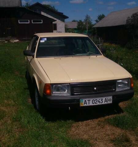 Бежевый Москвич/АЗЛК 2141, объемом двигателя 1.5 л и пробегом 255 тыс. км за 1600 $, фото 1 на Automoto.ua