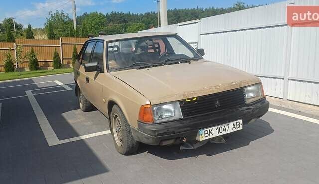 Бежевий Москвич/АЗЛК 2141, об'ємом двигуна 1.7 л та пробігом 100 тис. км за 750 $, фото 1 на Automoto.ua