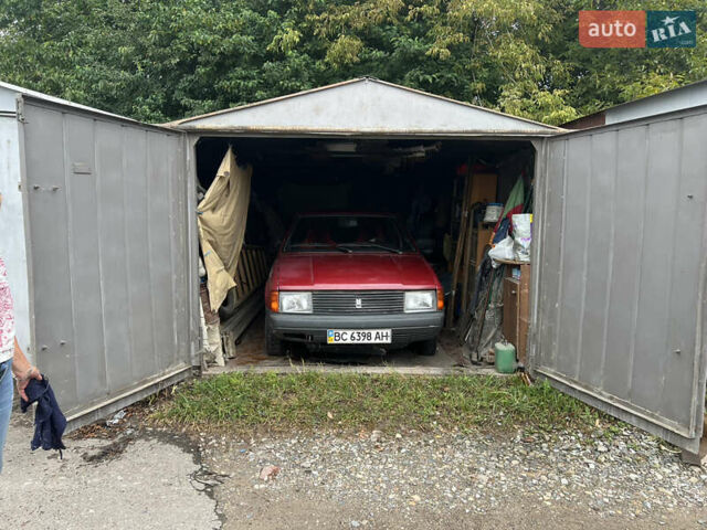 Красный Москвич/АЗЛК 2141, объемом двигателя 1.5 л и пробегом 125 тыс. км за 800 $, фото 1 на Automoto.ua