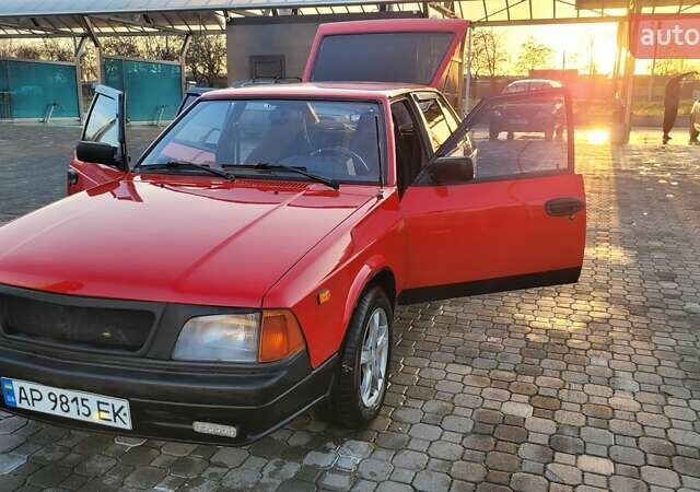 Красный Москвич/АЗЛК 2141, объемом двигателя 1.48 л и пробегом 178 тыс. км за 2500 $, фото 1 на Automoto.ua