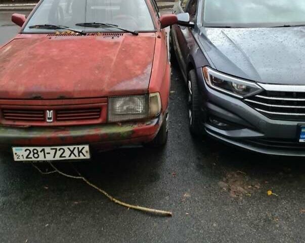 Красный Москвич/АЗЛК 2141, объемом двигателя 1.7 л и пробегом 200 тыс. км за 500 $, фото 1 на Automoto.ua