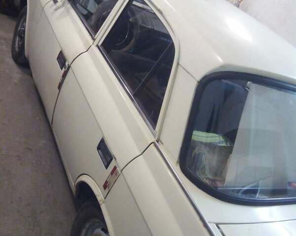 Белый Москвич/АЗЛК 412, объемом двигателя 1.5 л и пробегом 194 тыс. км за 361 $, фото 1 на Automoto.ua