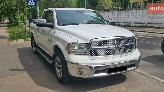 Ram 1500 2017 у Києві на Automoto.ua Білий Ram 1500, об'ємом двигуна 5.65 л та пробігом 220 тис. км за 25900 $, фото 1 на Automoto.ua