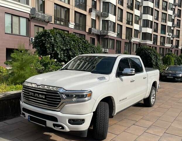 Белый Ram 1500, объемом двигателя 5.7 л и пробегом 69 тыс. км за 58000 $, фото 1 на Automoto.ua