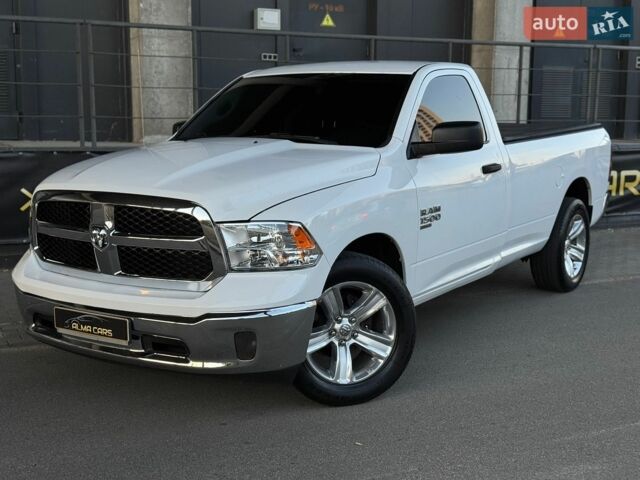 Білий Ram 1500, об'ємом двигуна 5.7 л та пробігом 120 тис. км за 23990 $, фото 1 на Automoto.ua