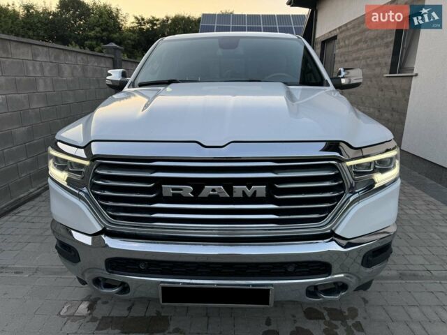 Білий Ram 1500, об'ємом двигуна 5.65 л та пробігом 150 тис. км за 47000 $, фото 1 на Automoto.ua