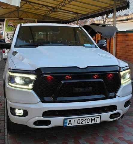 Белый Ram 1500, объемом двигателя 5.65 л и пробегом 51 тыс. км за 37500 $, фото 1 на Automoto.ua