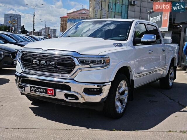 Белый Ram 1500, объемом двигателя 5.7 л и пробегом 46 тыс. км за 63990 $, фото 1 на Automoto.ua