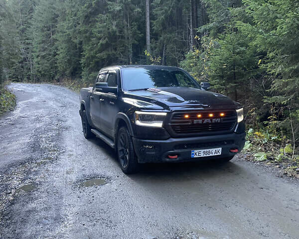 Черный Ram 1500, объемом двигателя 5.65 л и пробегом 140 тыс. км за 49000 $, фото 1 на Automoto.ua