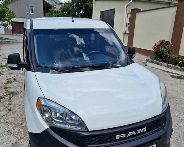 Белый Ram Promaster, объемом двигателя 2.36 л и пробегом 192 тыс. км за 10300 $, фото 1 на Automoto.ua