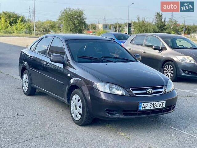Коричневый Равон Gentra, объемом двигателя 1.49 л и пробегом 190 тыс. км за 4200 $, фото 1 на Automoto.ua