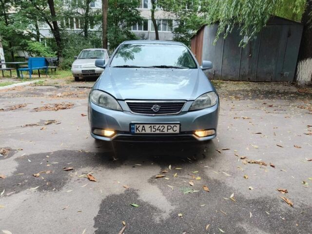 Серый Равон Gentra, объемом двигателя 1.5 л и пробегом 135 тыс. км за 4312 $, фото 1 на Automoto.ua