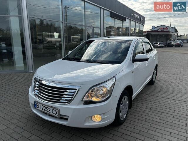Білий Равон R4, об'ємом двигуна 1.5 л та пробігом 165 тис. км за 5999 $, фото 1 на Automoto.ua