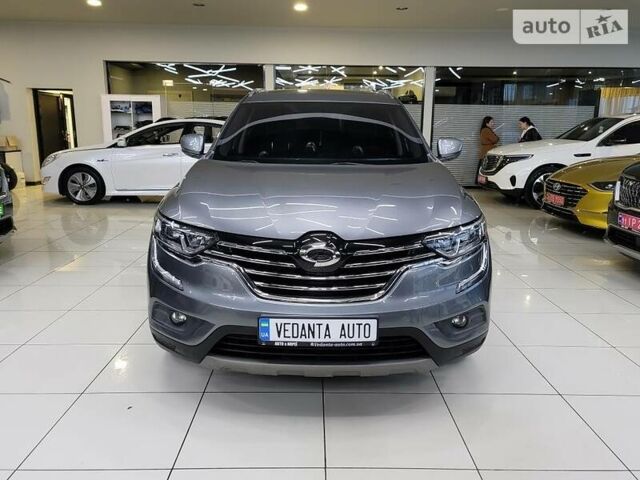 Серый Renault Samsung Motors QM6, объемом двигателя 2 л и пробегом 112 тыс. км за 22400 $, фото 1 на Automoto.ua