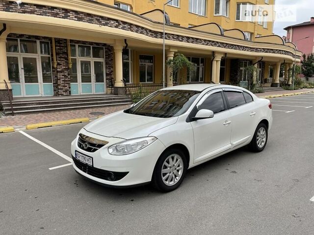 Белый Renault Samsung Motors SM3, объемом двигателя 1.6 л и пробегом 218 тыс. км за 5100 $, фото 1 на Automoto.ua