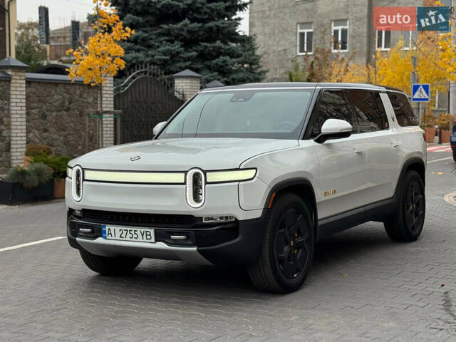 Белый Rivian R1S, объемом двигателя 0 л и пробегом 21 тыс. км за 55000 $, фото 1 на Automoto.ua